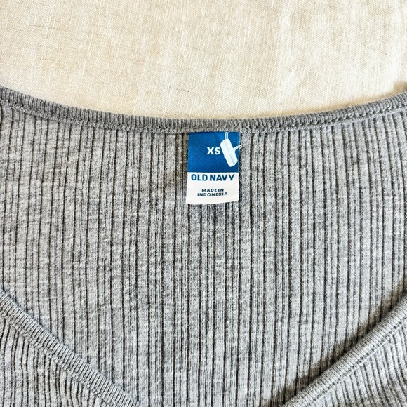 Old Navy Gray Ribbed Long Sleeve Top - Picture 6 of 6